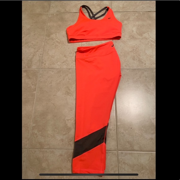 ASICS Workout Set! - Picture 4 of 6